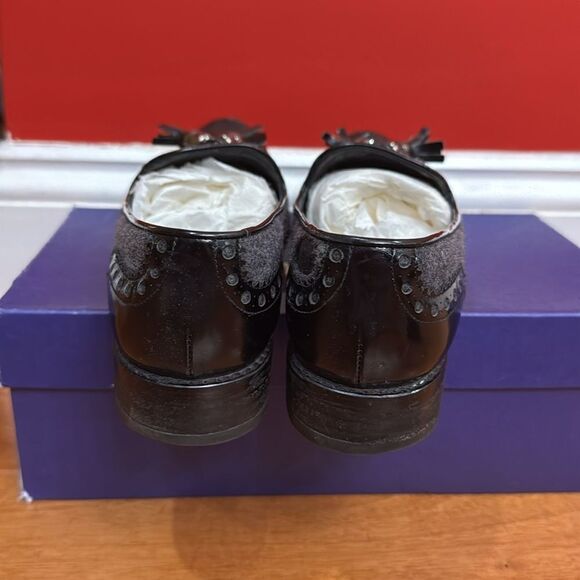 Stuart Weitzman "Chap" Black Patent Leather and Grey Flannel Tassel Loafers 6.5 - Picture 3 of 12